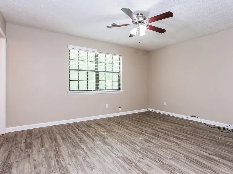 900 Turtle Bend Ln — Photo 12