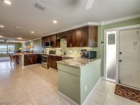 5th image of 4622 SW Santa Barbara Pl APT 209
