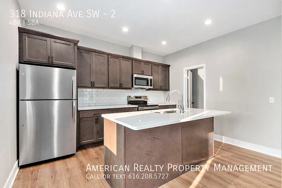 4 bed, 4.5 bath, 2016 sqft, $3,300 — Photo 3