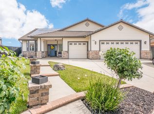 1302 National Dr, Lemoore, CA 93245