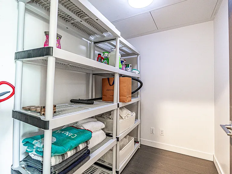 68 Smithe St #1121 — Photo 15