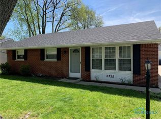 6725 Lincoln Green St, Holland, OH 43528