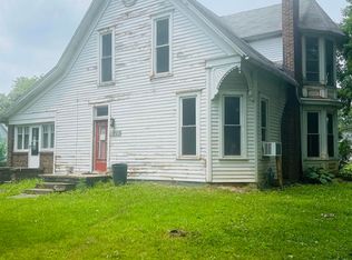 220 E Washington St, Edinburg, IL 62531