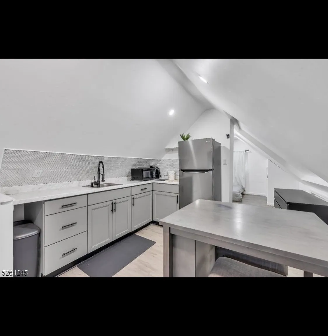 Studio, 500 sqft, $1,300 — Photo 3