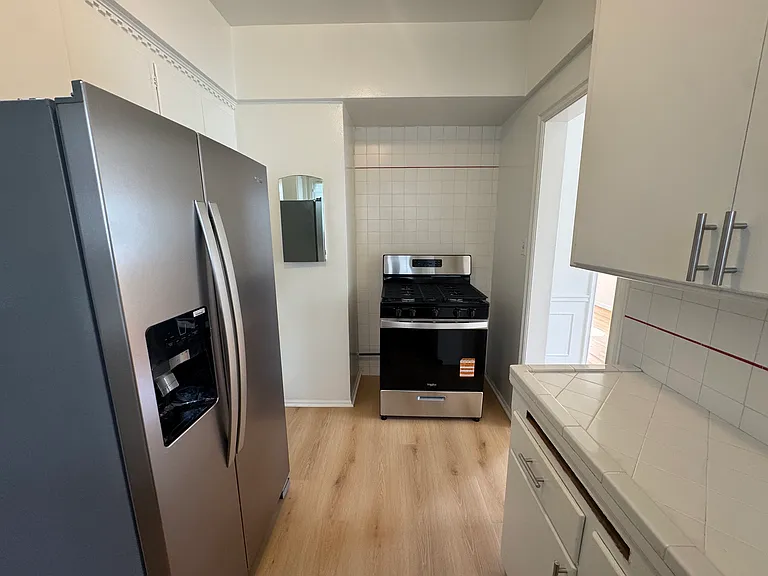 419 N Doheny Dr #B — Photo 12