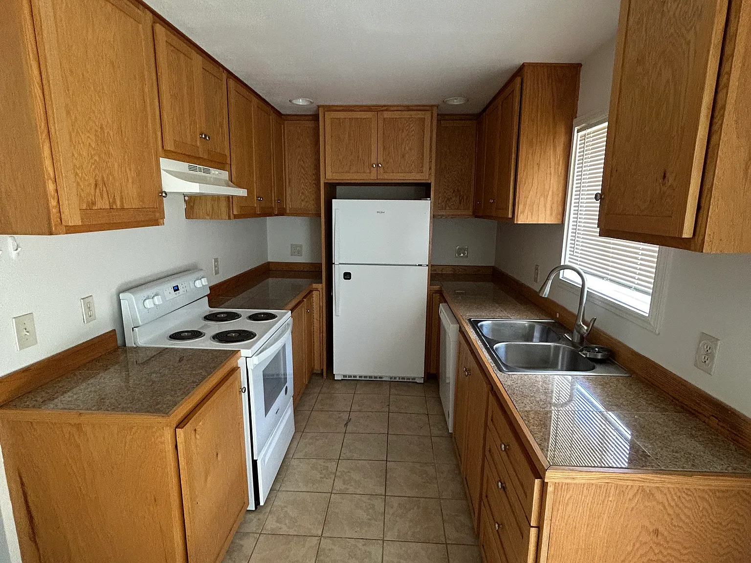 3 bed, 1008 sqft, $1,775 — Photo 4