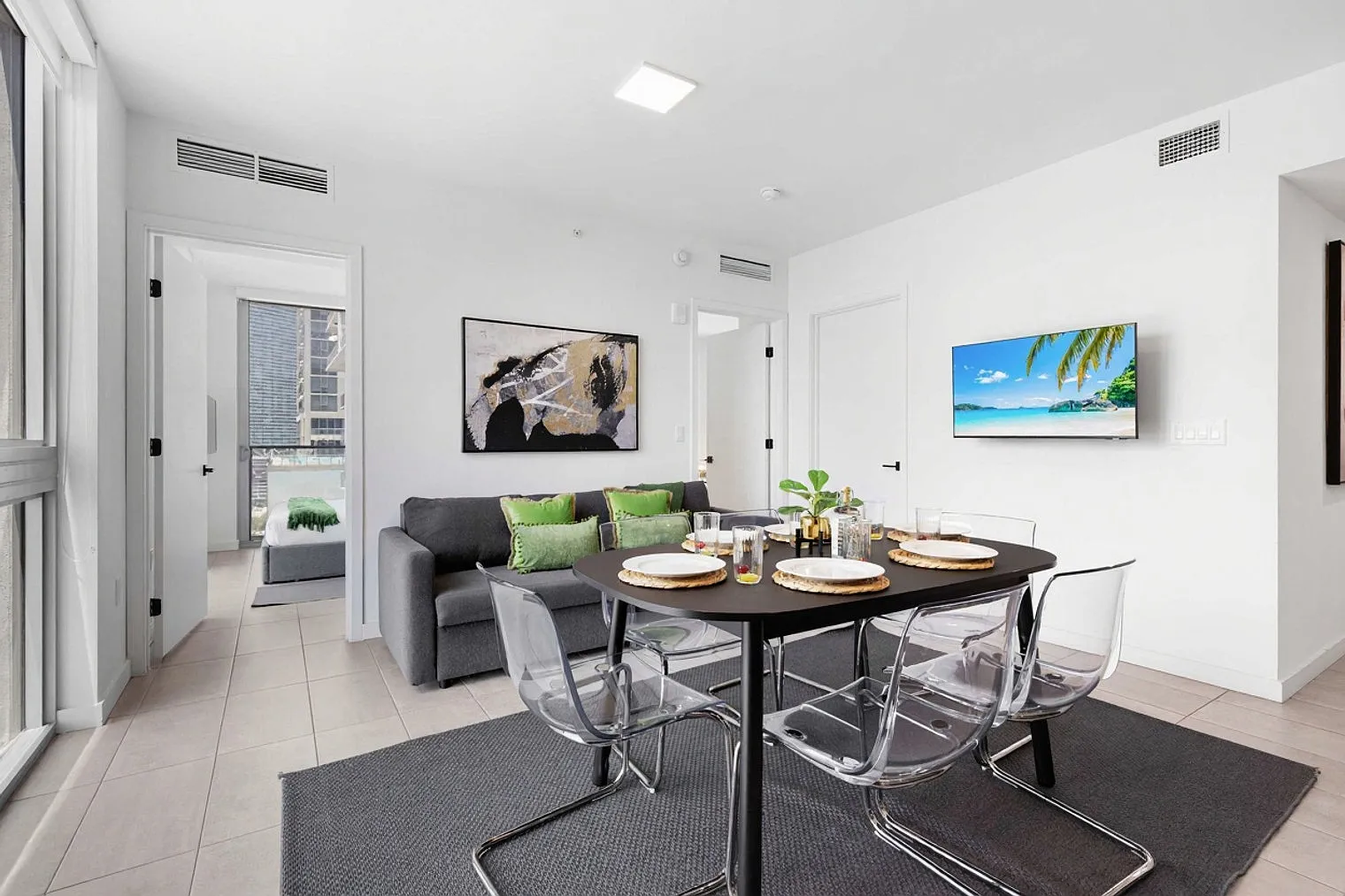 2 bed, 1.0 bath, 699 sqft, $7,063 — Photo 1