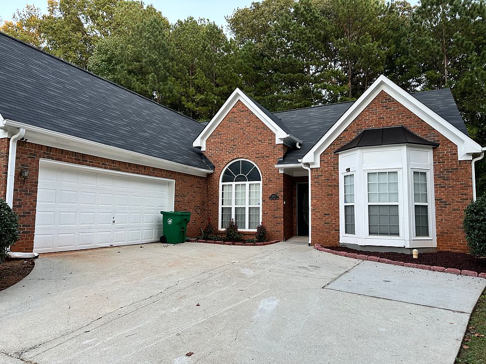 2nd image of 2575 Autumn Lake Ln