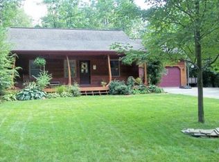 1012 Crown Point Dr, Lake Isabella, MI 48893