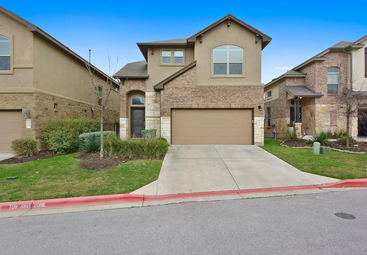 3 bed, 2.5 bath, 1937 sqft, $2,400 — Photo 1