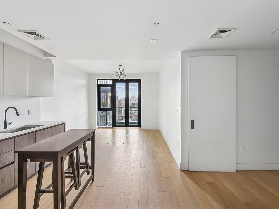 1st image of 11 Hancock Pl #1003