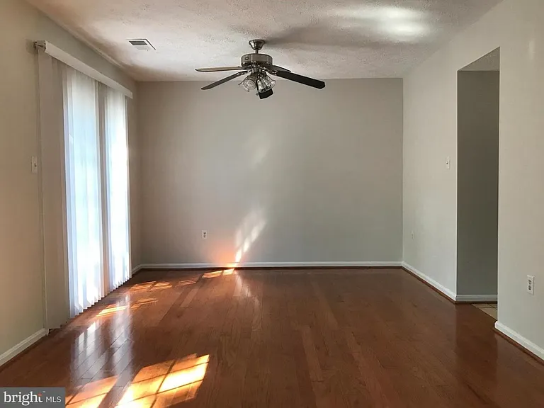 6915 Caribou Ct — Photo 5