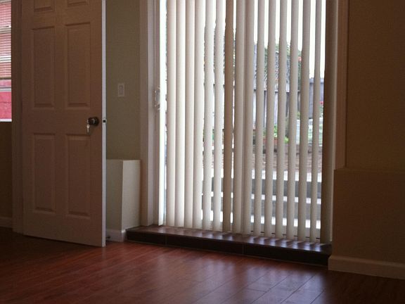 4th image of 2426 Taraval St