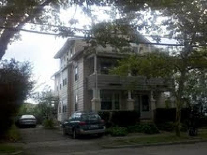 2nd image of 355 New York Ave