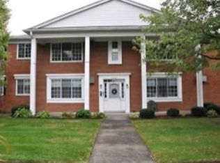 20915 Wildwood Dr APT 128, Harper Woods, MI 48225