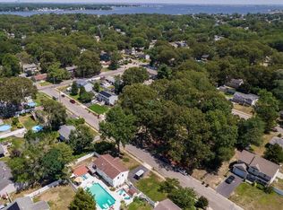 312 Neptune Ave, Bayville, NJ 08721