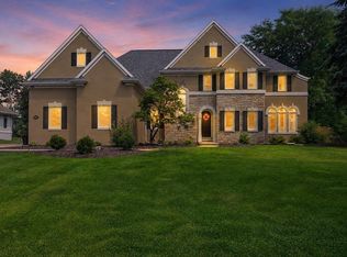 1111 HUNTINGTON WAY, Suamico, WI 54173