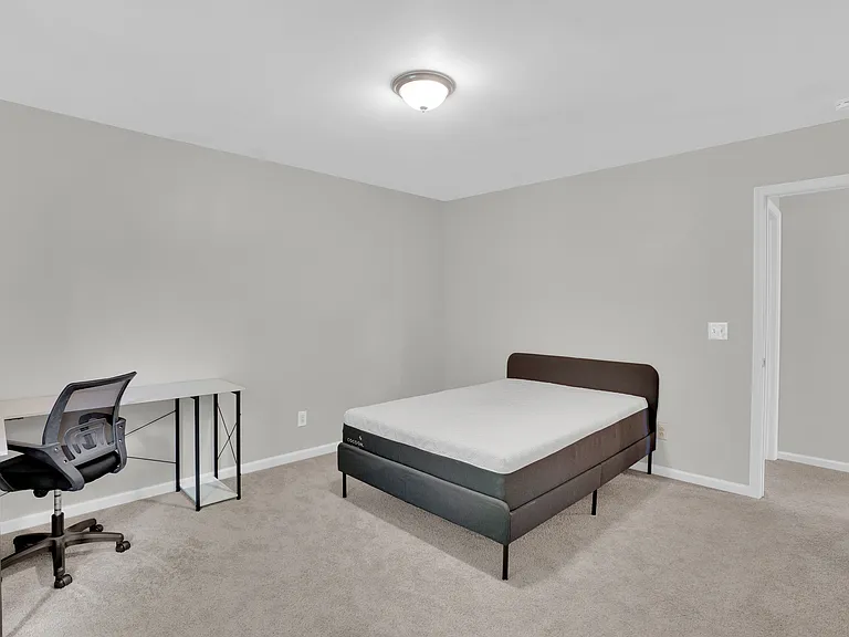 1016 Arlington St — Photo 12