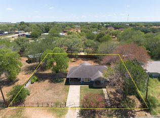 804 County Line Rd, Jourdanton, TX 78026