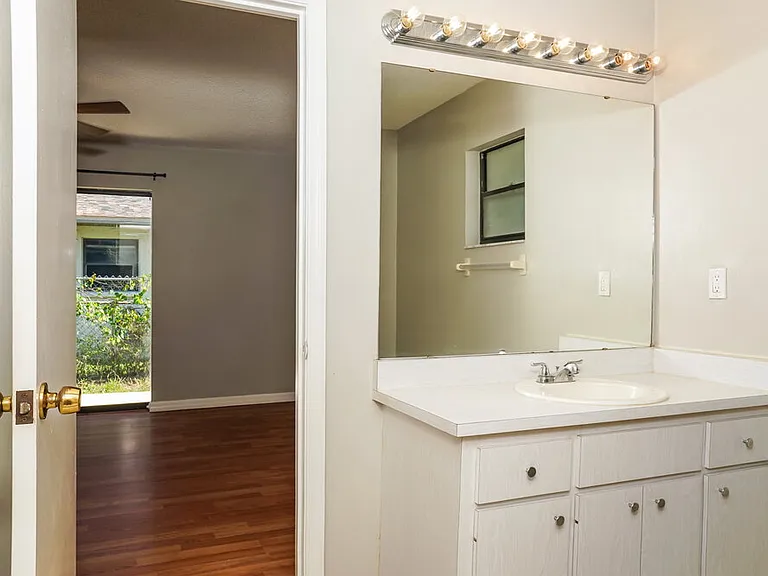 4913 Ithaca Ln — Photo 11