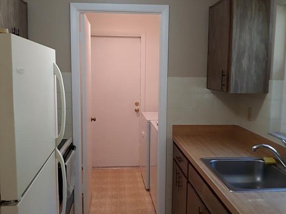 3rd image of 9601 N Caressa Way