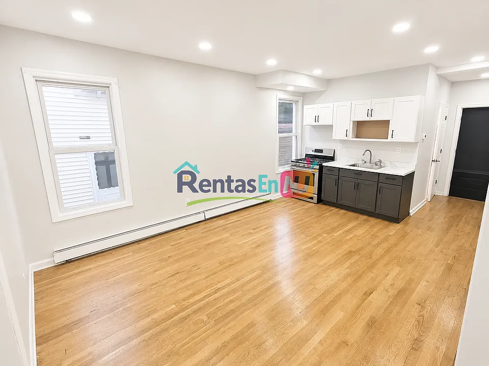 10 Rodwell Ave #1B