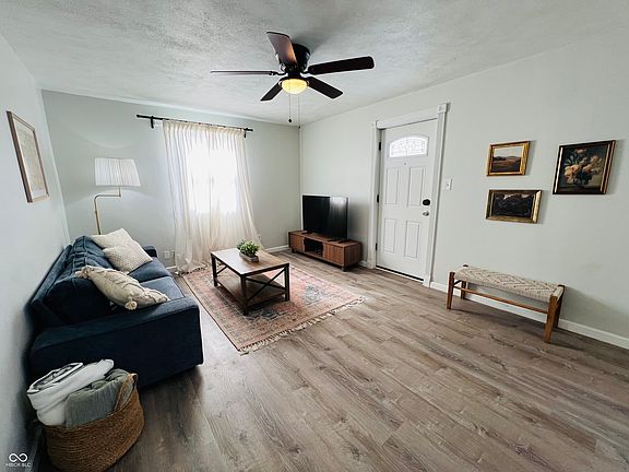 2nd image of 906 Louise Ave