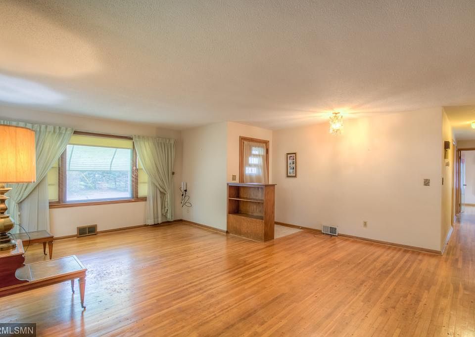 1st image of 1986 Payne Ave