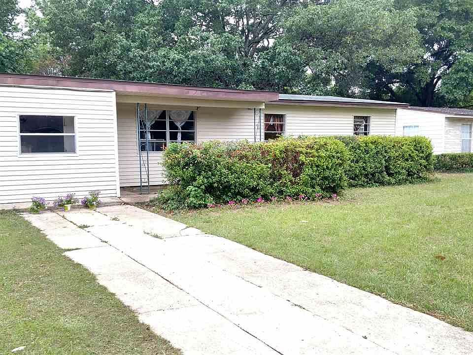1st image of 833 Lucerne Ave