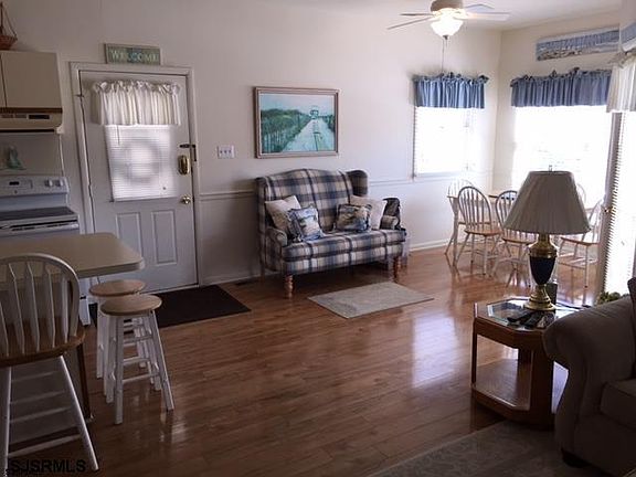3rd image of 5052 Asbury Ave #A