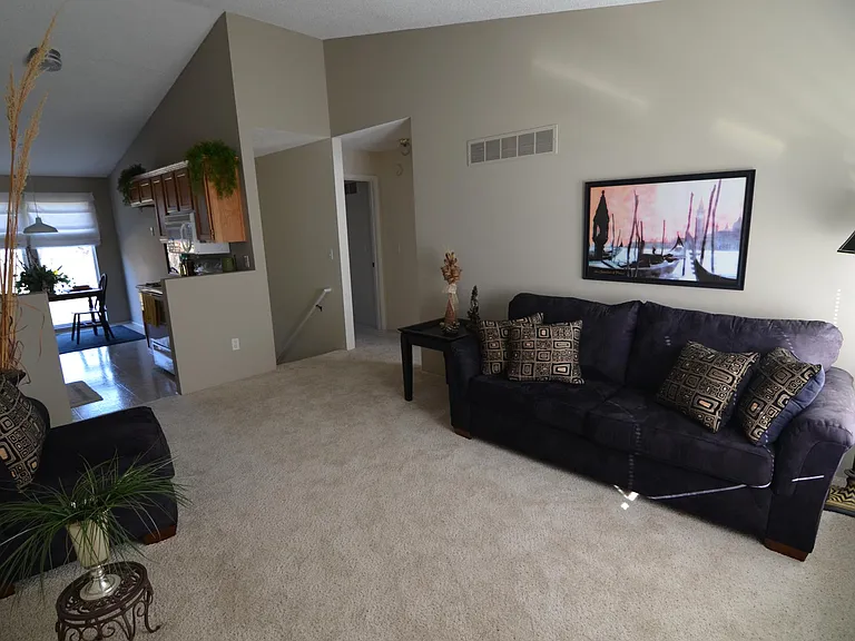 7339 N Laurel Ave — Photo 4