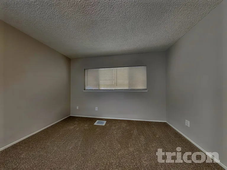 1344 Shaddick Dr — Photo 7