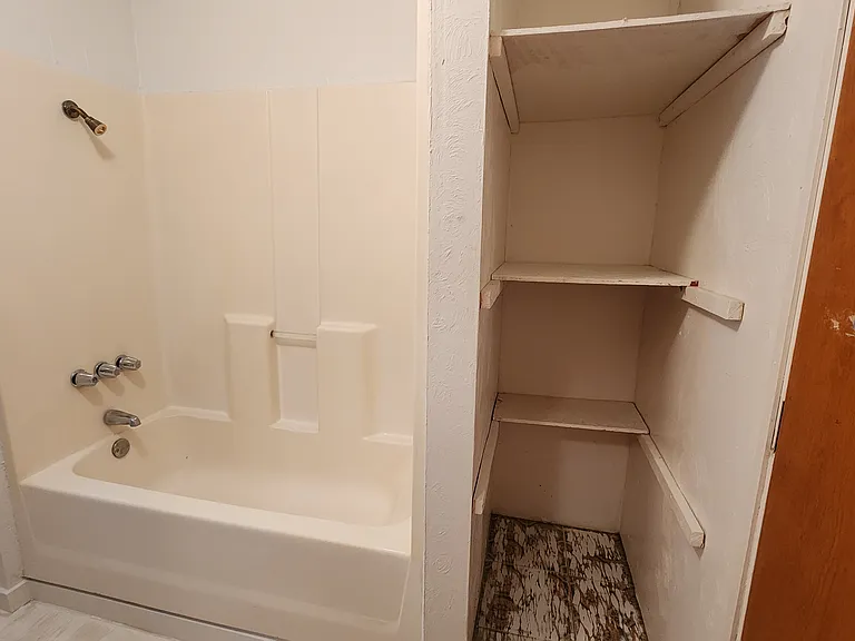 5713 E Cross Dr — Photo 12