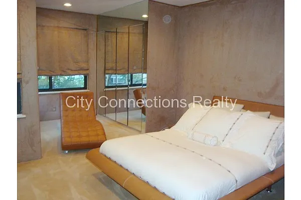 Rented by City Connections Realty | media 7