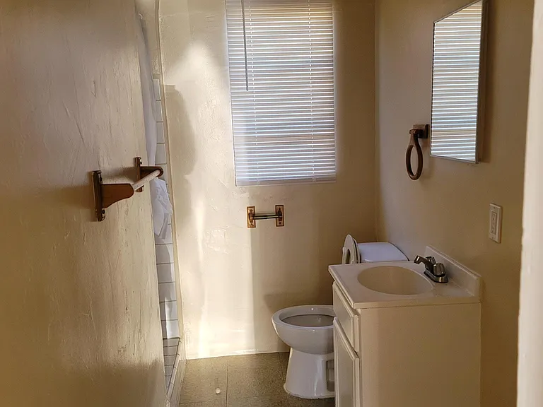 4924 W Washington Blvd #12 — Photo 10