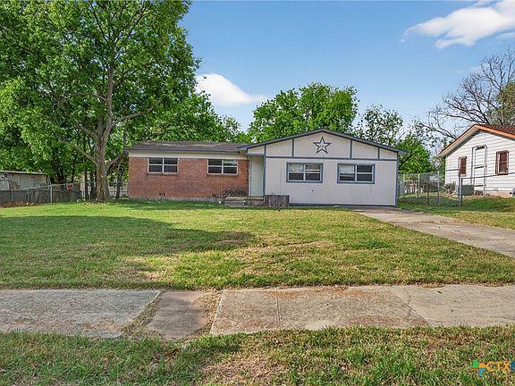 3rd image of 2101 Urbantke Ln