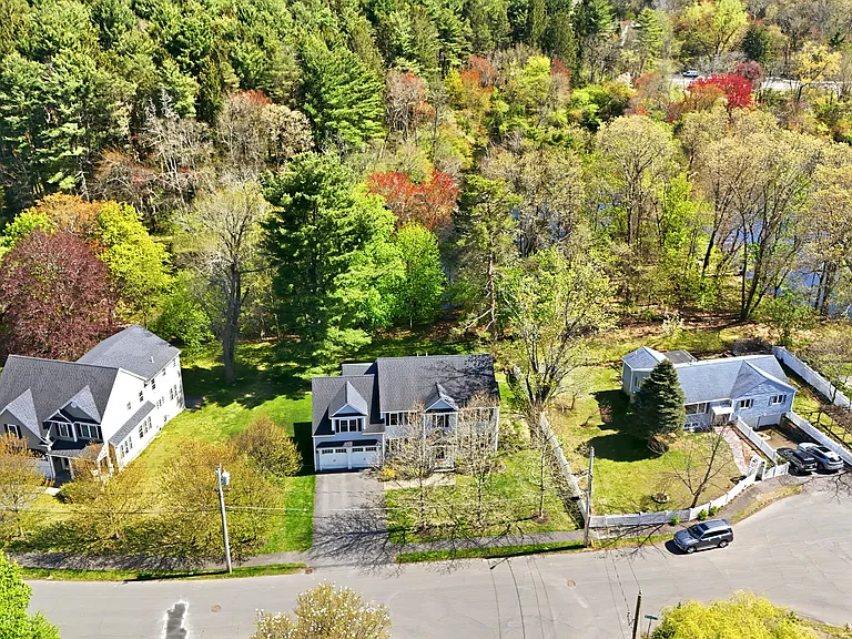 30 Redwing Rd — Photo 14