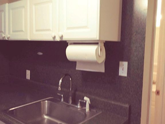 4th image of 122 Lester Woods Ct