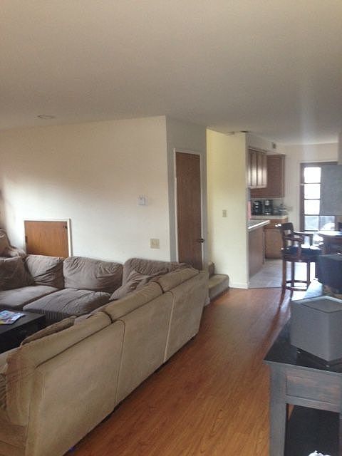 1st image of 905 Diamond St