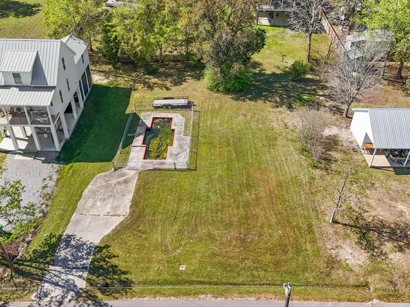 112 Leopold St, Bay Saint Louis, MS 39520