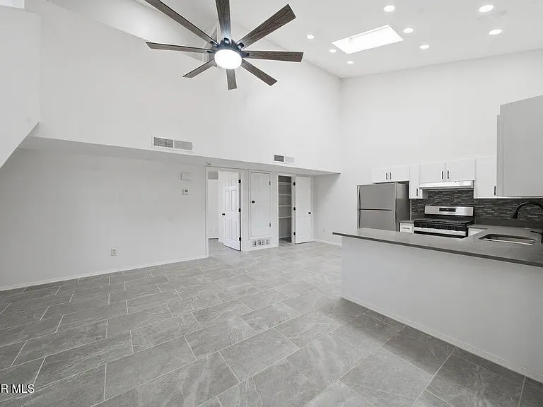 821 Los Lagos Way #A — Photo 4