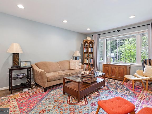 4th image of 4926 Andrea Ave