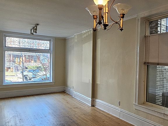 3rd image of 3639 N Greenview Ave