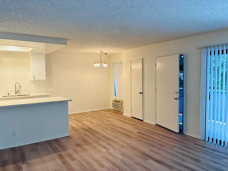 1210 S Sharon Cir #101 — Photo 9