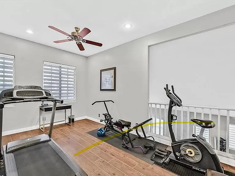 7882 W Gilmore Ave — Photo 19