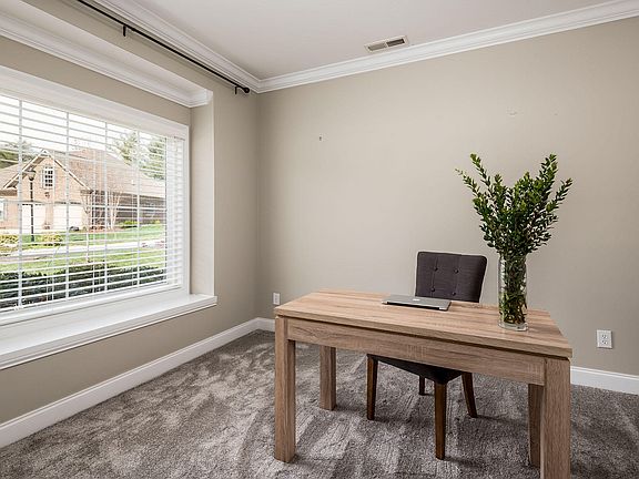 4th image of 1204 Harrison Glen Ln