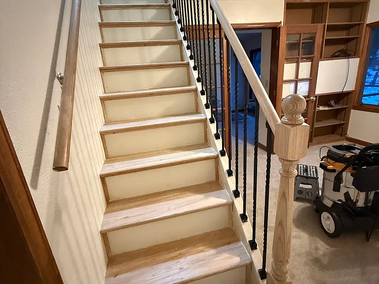stairs to 2nd floor
