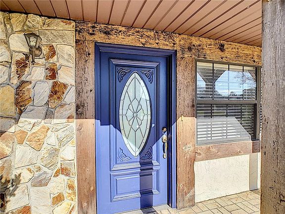 4th image of 717 Oak Ln