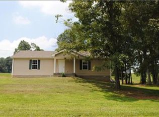 1751 Palmyra Rd, Palmyra, TN 37142