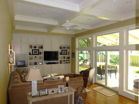 3rd image of 2711 Bocage Ln